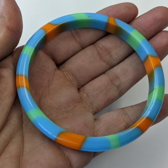 EVC LUCITE BANGLE BRACELET - Picture 7 of 10